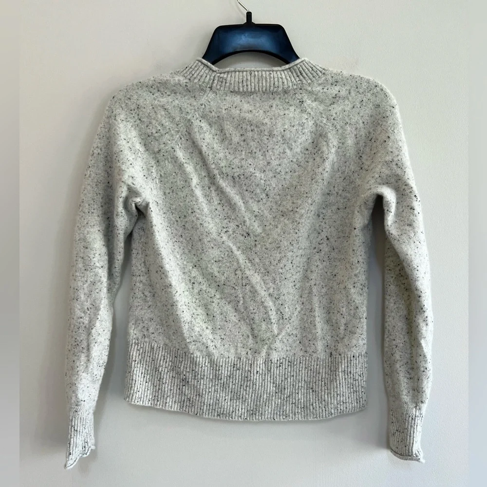 Madewell Donegal 100% Cashmere Roll-Trim Pullover Sweater in Light Grey, size XS